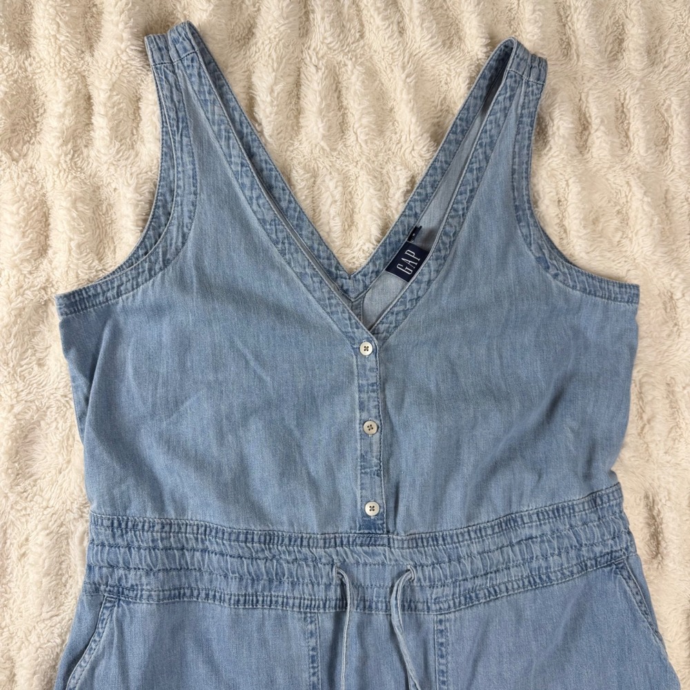 GAP Womens Light Wash Denim V-Neck Handkerchief Hem Midi Dress Size M Pockets